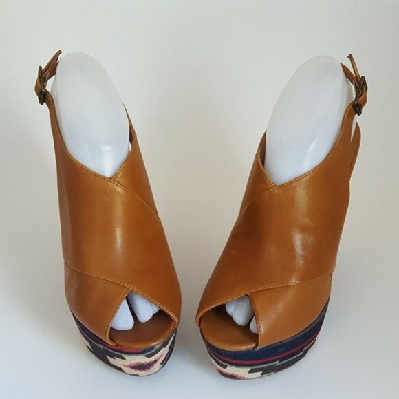 Steve Madden Elissa Wedge Aztec Tribal Print 7.5 - Picture 3 of 8